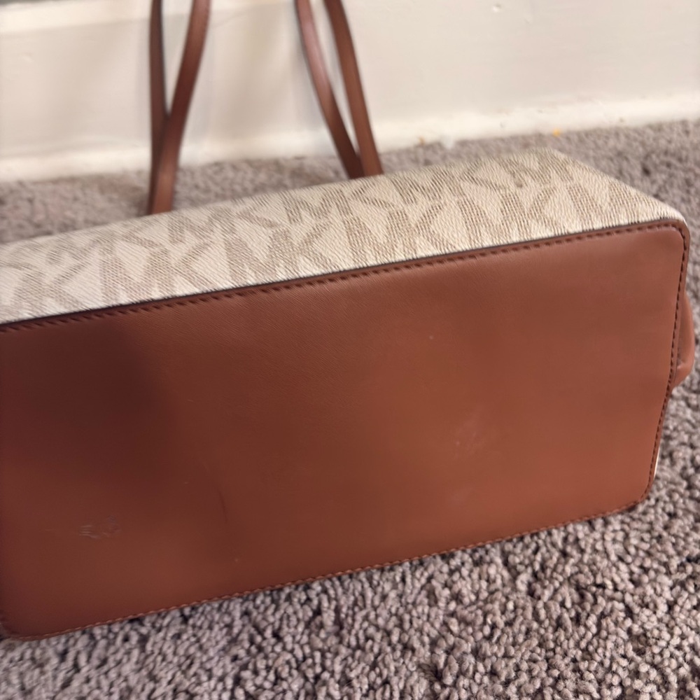Michael‎ Kors Vanilla MK Monogram Tote 🤍 Neutral Everyday Shoulder Bag - Picture 2 of 6